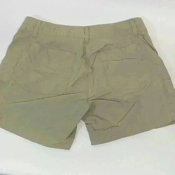 Marmot Khaki shorts size 4 button and drawstring on the inside - Picture 6 of 9